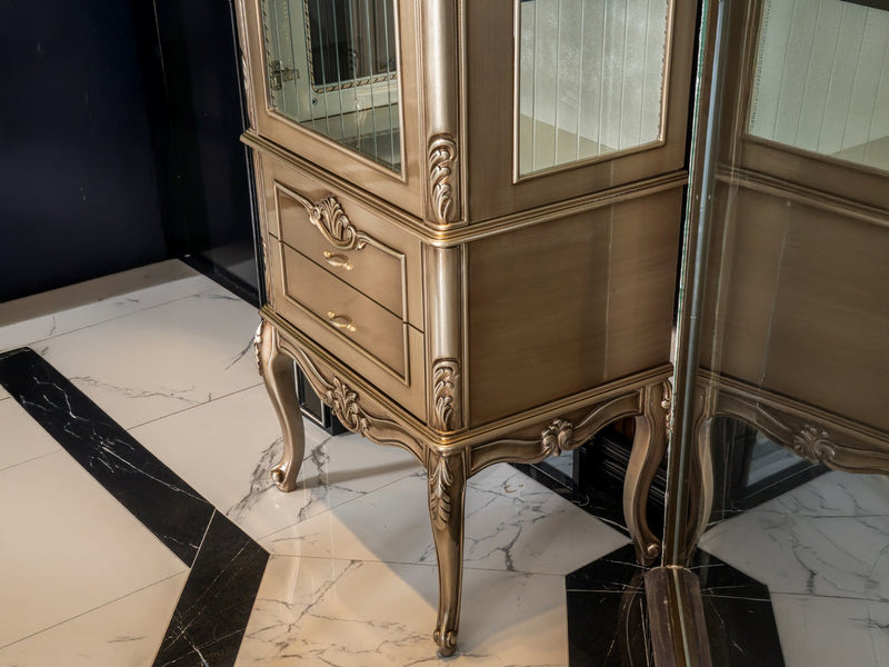 Emirgan Traditional 6 Person Dining Room Set