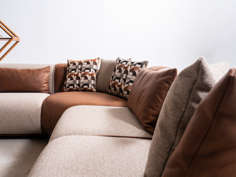 Grande 133.8" / 118" Wide Sectional