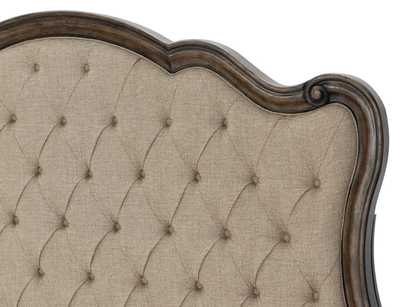 Heath Court 1682 Traditional Platform Bed