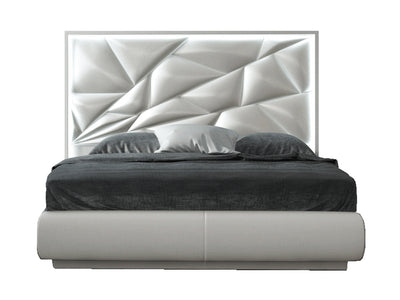 Kiu Platform Bed