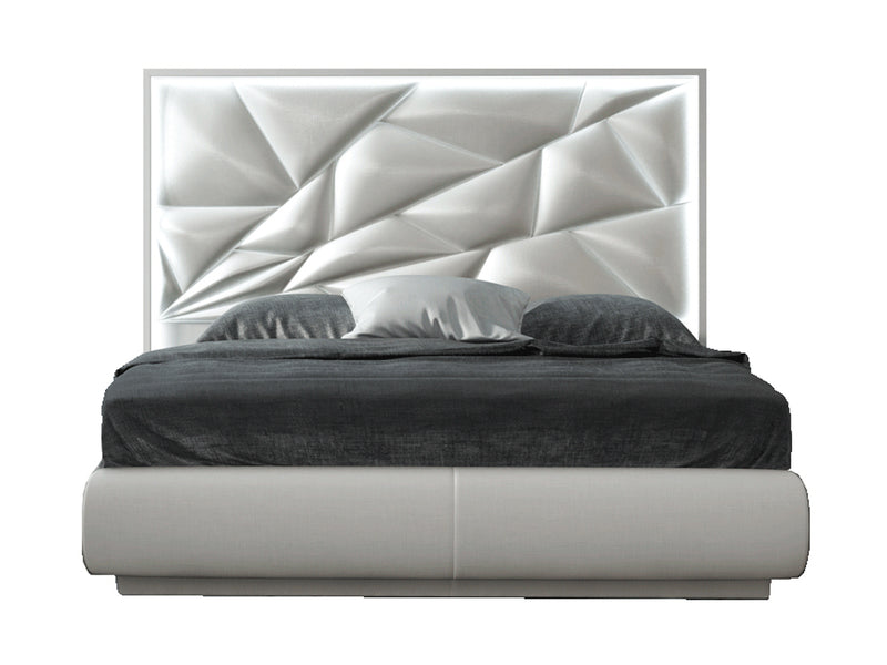 Kiu Platform Bed
