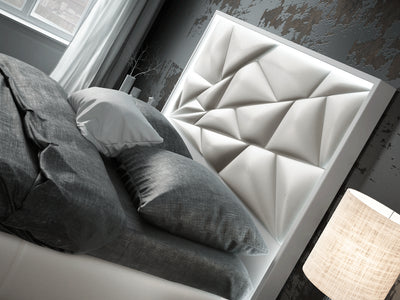 Kiu Platform Bed