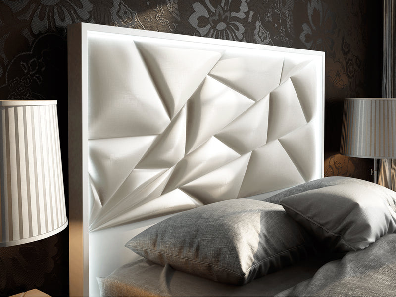 Kiu Platform Bed