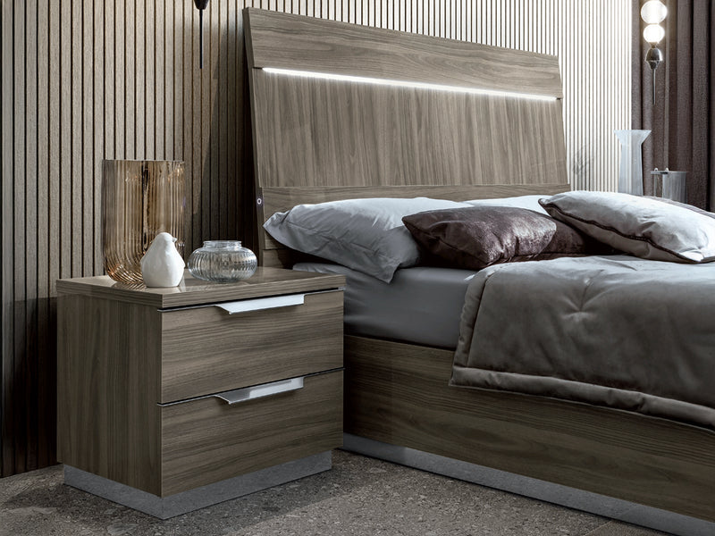 Kroma Platform Bed
