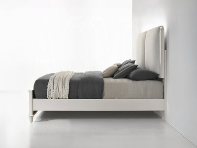 Laveda Platform Bed