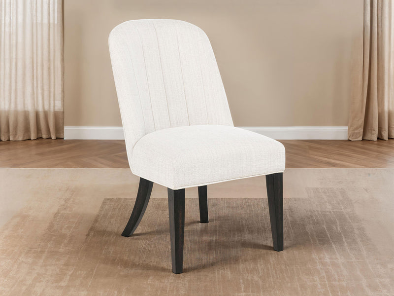 Leandro 6-8 Person Extendable Oval Dining Room Set