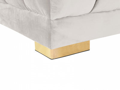 Gwen Meri 143" Wide U Sectional