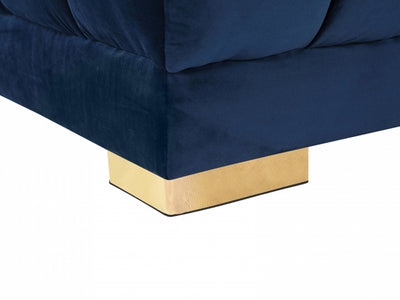 Gwen Meri 143" Wide U Sectional