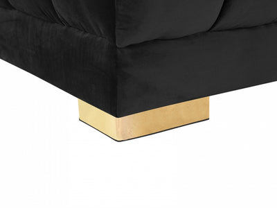 Gwen Meri 143" Wide U Sectional