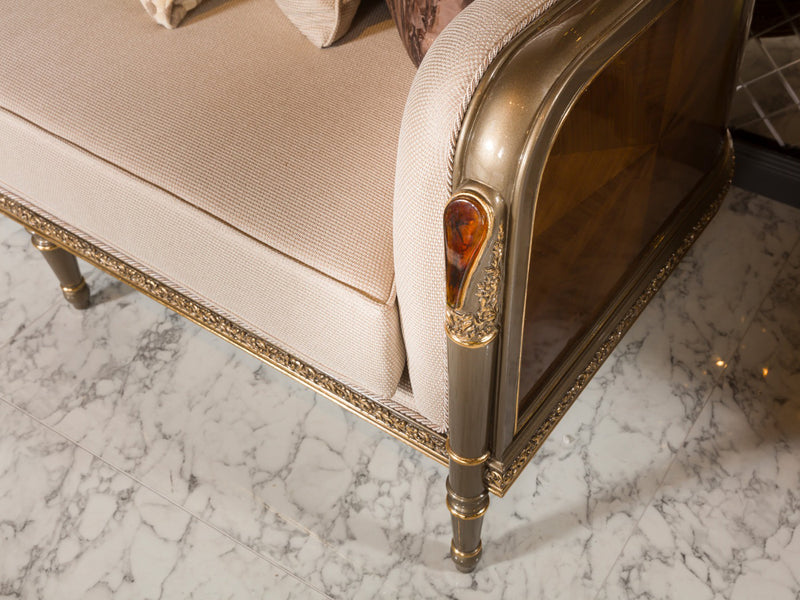 Lucca MyL Traditional Living Room Set