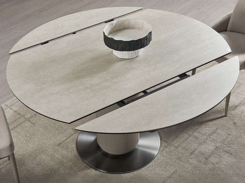 RH 130 DT - 6370 DC 4-6 Person Dining Room Set