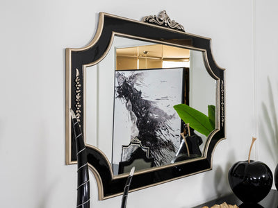 Saray Class 6 Person Traditional Dining Room Set