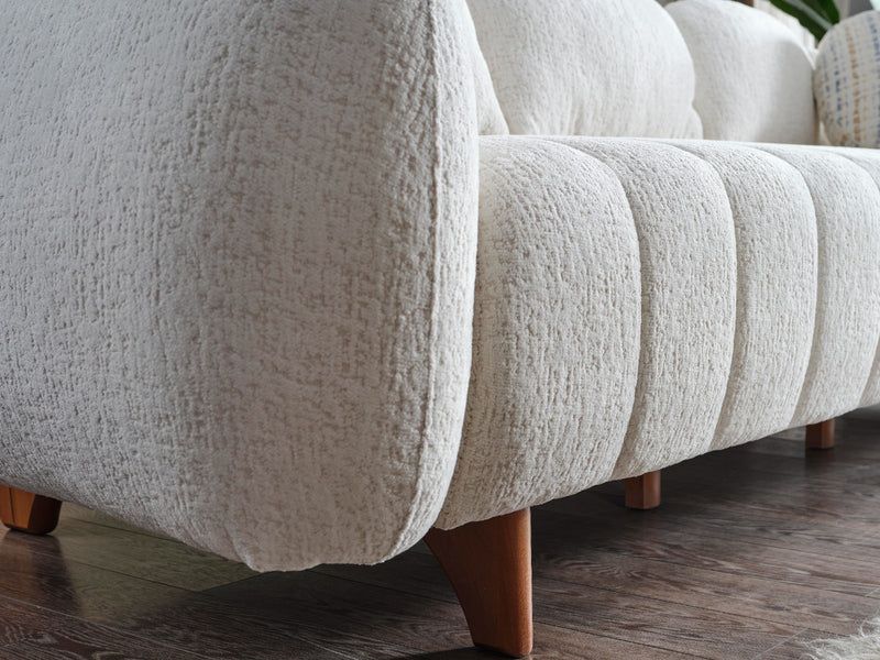 Snowy 66.9" Wide Loveseat
