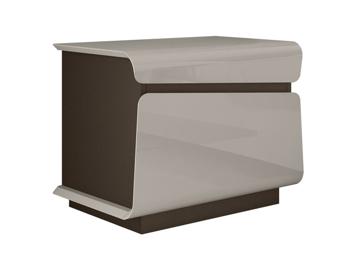 Vienna Jn 19" Tall Nightstand